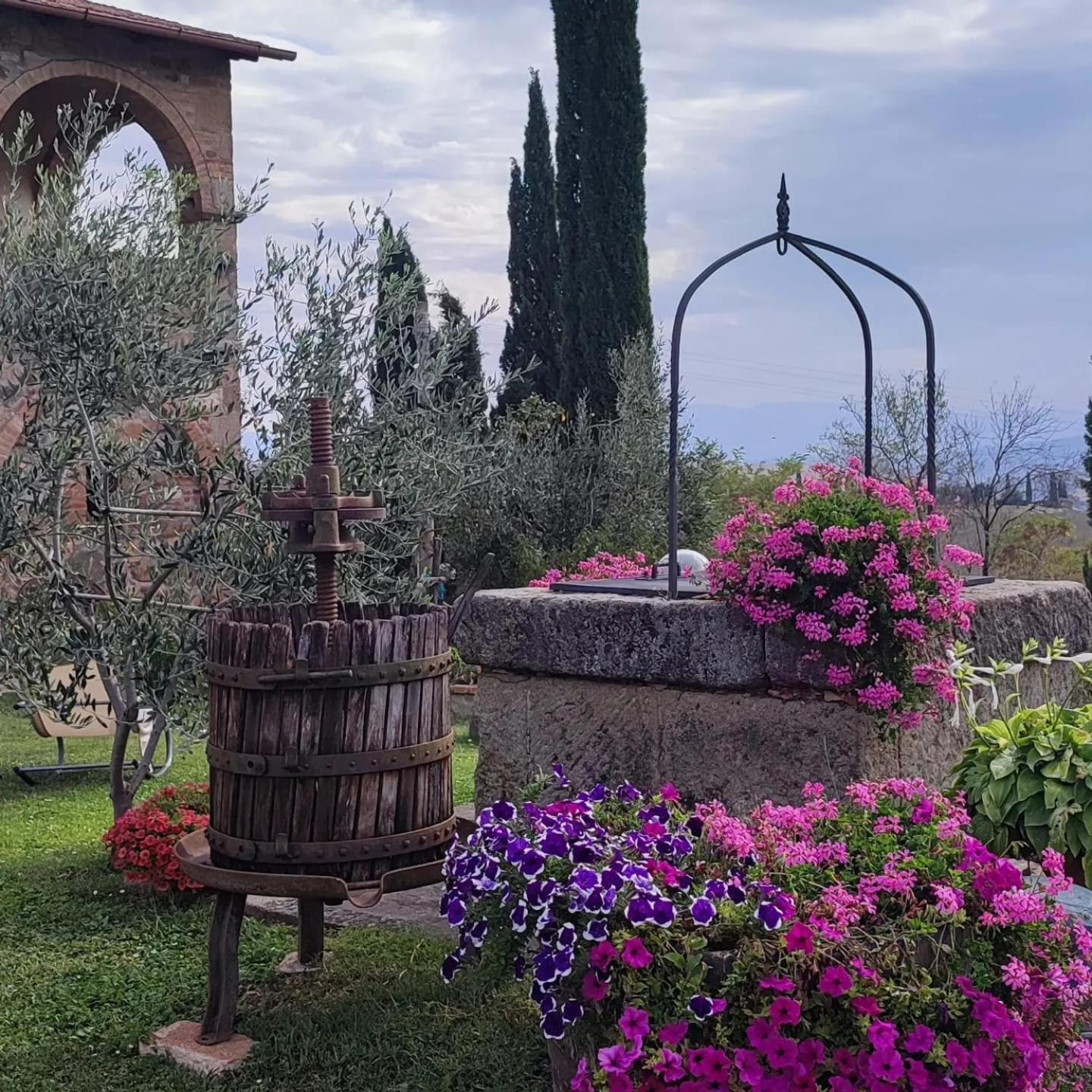 Agriturismo Il Pozzo Castiglione dʼOrcia Екстериор снимка